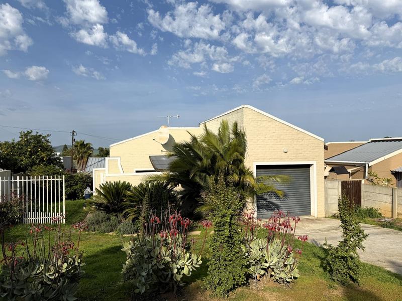 3 Bedroom Property for Sale in Bergzicht Western Cape